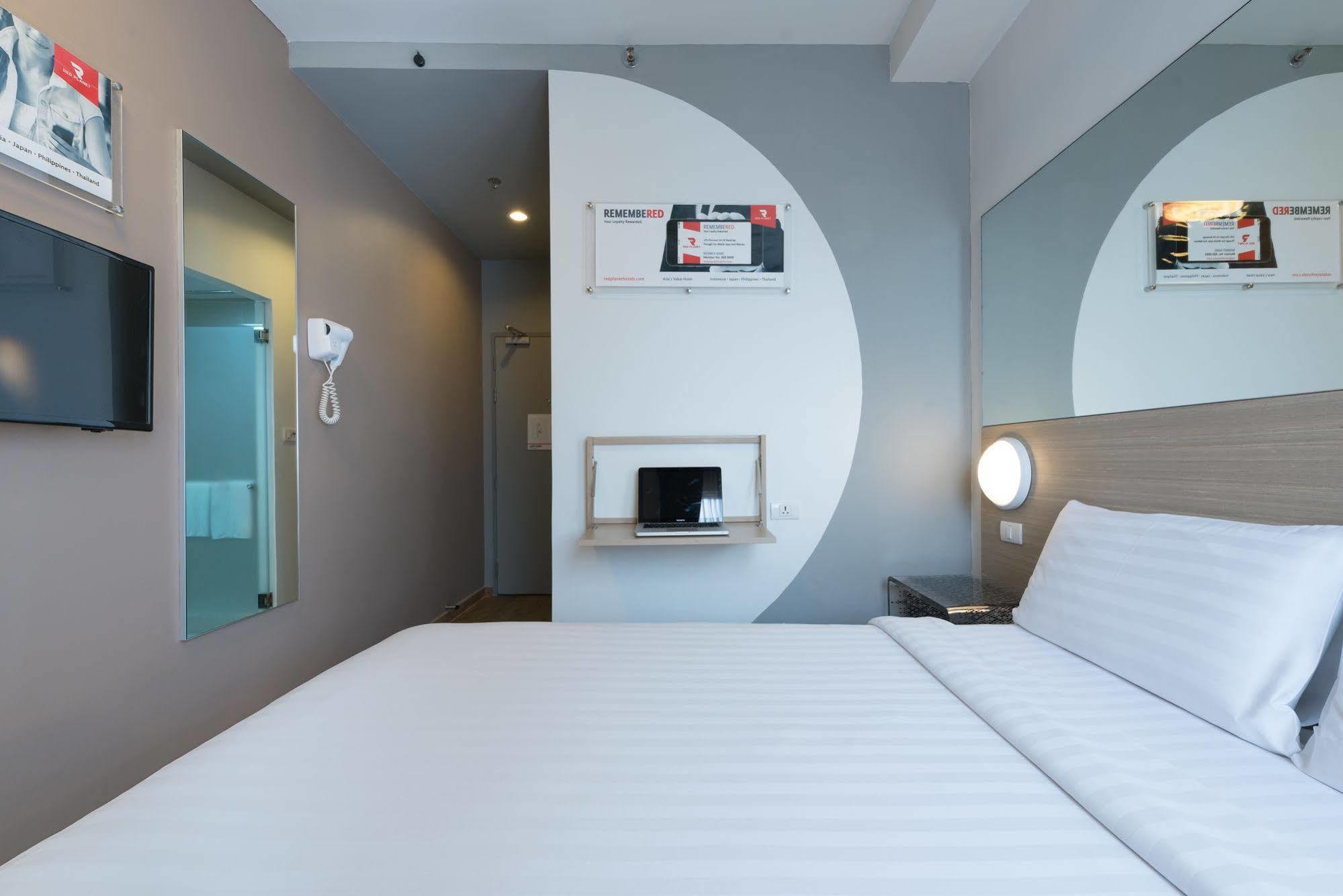 Red Planet Phuket Patong Hotell Eksteriør bilde