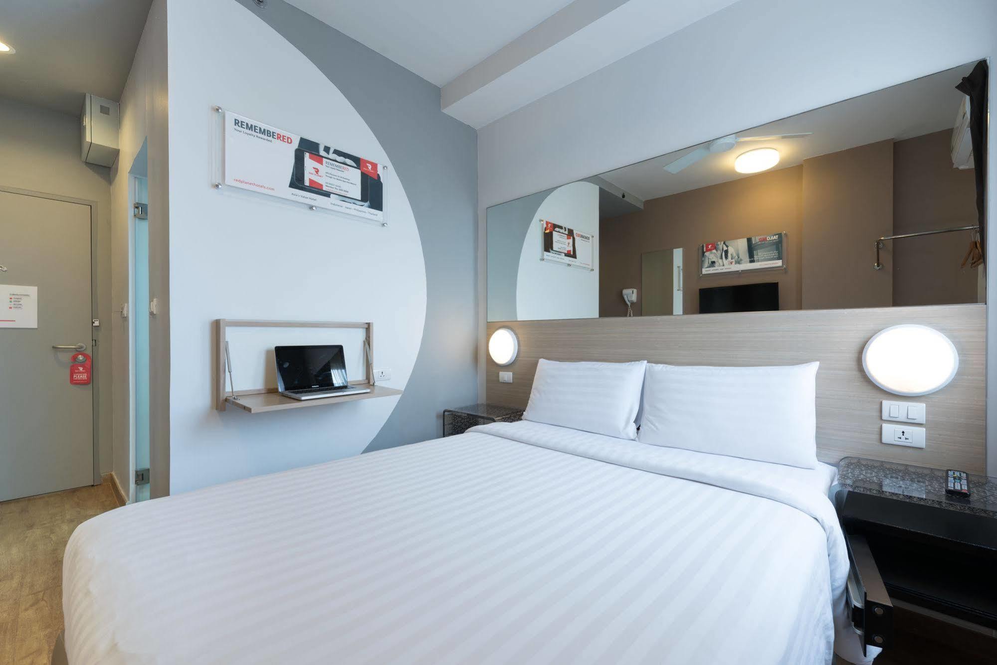 Red Planet Phuket Patong Hotell Eksteriør bilde